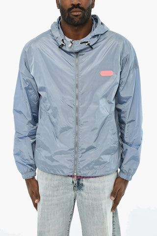 Nylon-Windbreaker mit seitlichem Relief-Logo