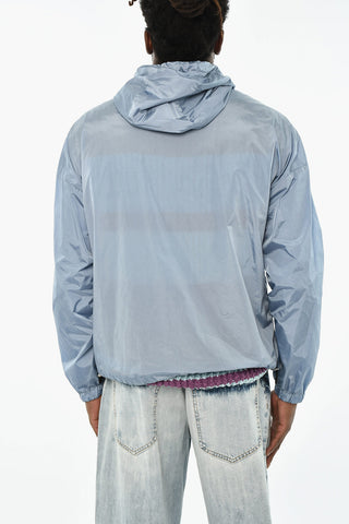Nylon-Windbreaker mit seitlichem Relief-Logo