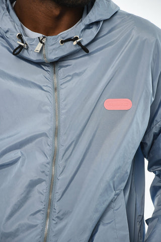 Nylon-Windbreaker mit seitlichem Relief-Logo