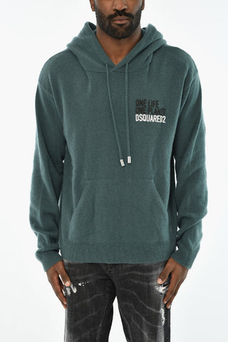 Kaschmirpullover mit Kapuze und aufgesetzten Taschen