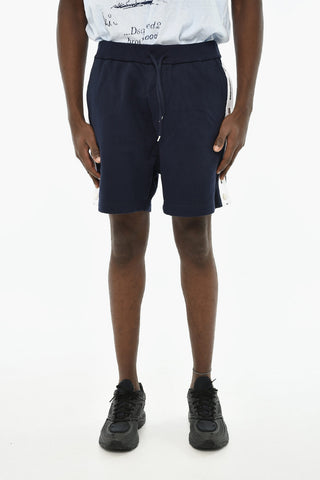 Zweifarbige Shorts Mit Seitlichen Knöpfen