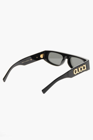 Ovale Sonnenbrille mit Maxi-Logo in Relief