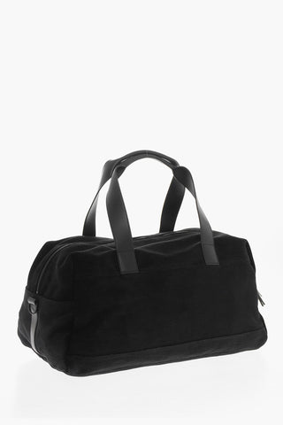 단색 자수 로고와 가죽 마감 더플백