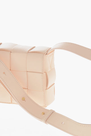 Borsa a Tracolla SMALL CASSETTE in Pelle Intrecciata a Tinta Unita