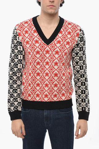 Bestickter Wollpullover mit V-Ausschnitt