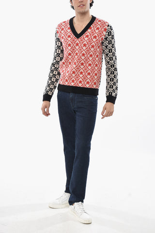 Bestickter Wollpullover mit V-Ausschnitt