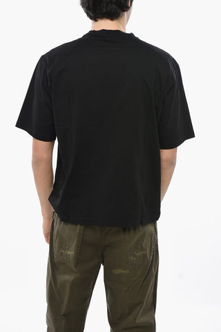 Einfarbiges T-Shirt mit Rundhalsausschnitt und Logopatch