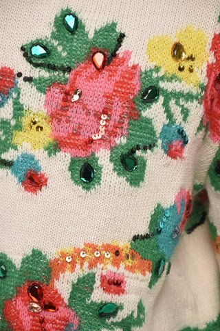 Rundhalspullover EURIDICE mit floralen Stickereien, verziert mit Pailletten und Schmucksteinen