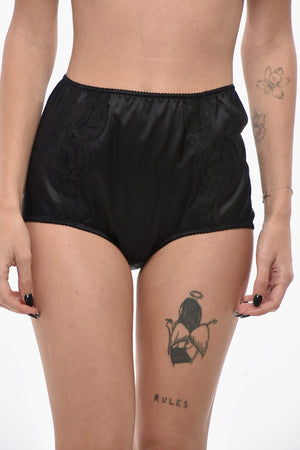 Culotte aus Seidensatin mit Spitzeneinsätzen