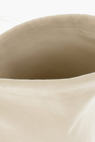 Beuteltasche aus Leder mit Kordelzug