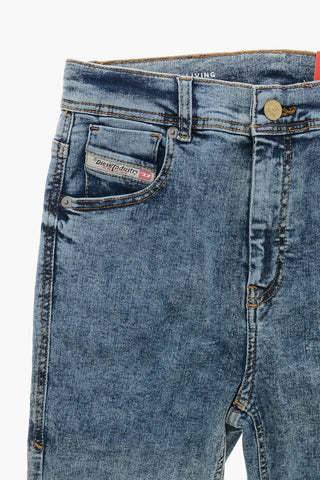 Jeans 1984 SLANDY aus Stone-Washed-Denim 11cm