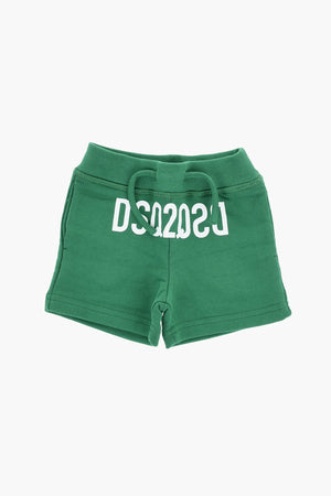 Einfarbige Shorts mit Kontrastlogo