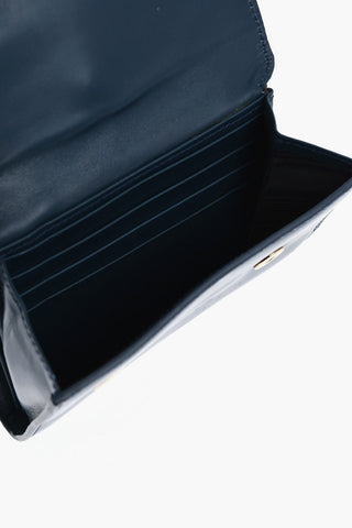 Leder-Geldbörse mit goldfarbenem Metalldetail