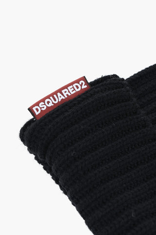 Schal- und Beanie-Set aus gerippter Wolle
