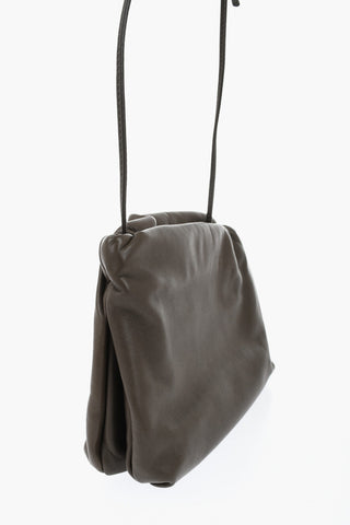 Einfarbige Schultertasche aus Leder