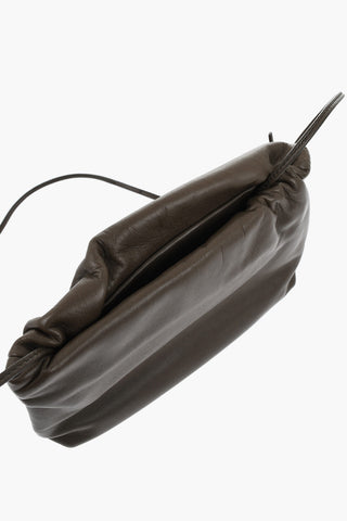 Einfarbige Schultertasche aus Leder