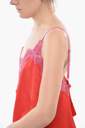 Slipkleid aus Satin mit Spitzendetail