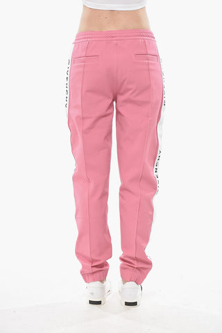 Joggers TAPE mit einer Bundfalte und seitlichen Logobändern
