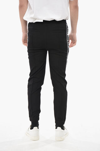 Jogginghose aus Stretchstoff mit seitlichen Logostreifen