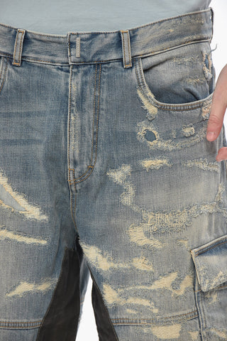 Cargo-Shorts aus Distressed-Denim mit Aufnähern