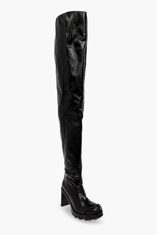 Maxi Stiefel D-HAMMER aus veganem Leder mit 10 cm geprägtem Monogramm