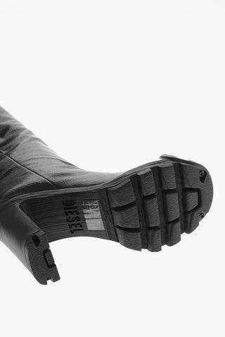 Maxi Stiefel D-HAMMER aus veganem Leder mit 10 cm geprägtem Monogramm