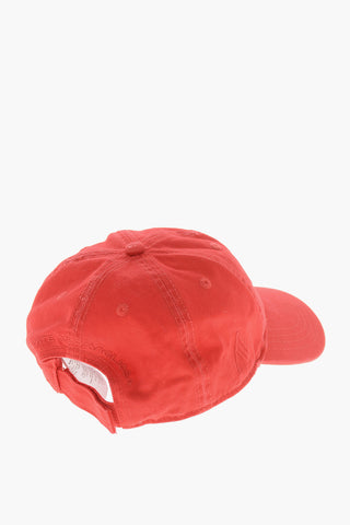 Einfarbige Baseballkappe mit gesticktem Logo