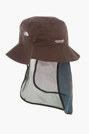 UNDERCOVER SOUKUU Cappello Bucket in Nylon con Parasole