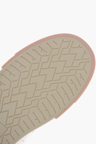 Niedrige Sneaker aus Leder mit kontrastierender Gummispitze