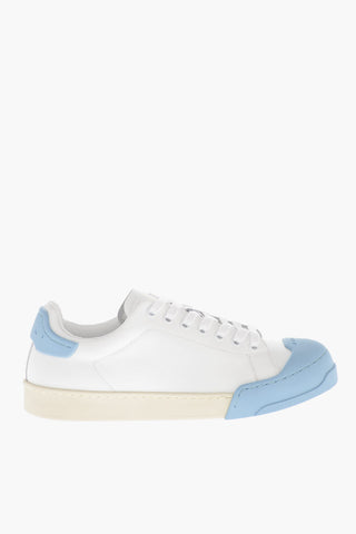 Niedrige Sneaker aus Leder mit kontrastierender Gummispitze