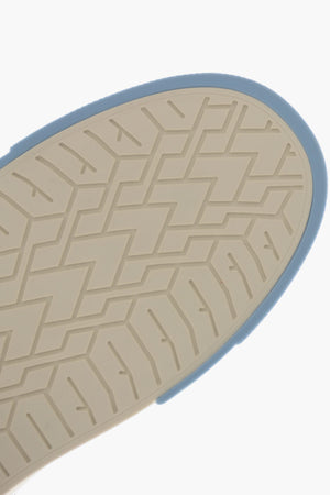 Niedrige Sneaker aus Leder mit kontrastierender Gummispitze
