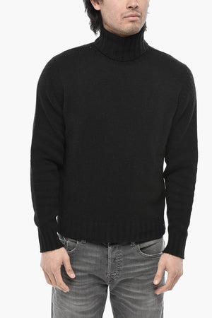 Turtleneck Sweater CURVED LOGO with Jacquard Logo