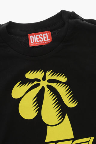 T-Shirt mit Rundhalsausschnitt in Uni mit Frontprint