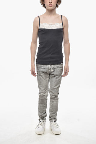 Geripptes Tanktop mit Spitzenbesatz