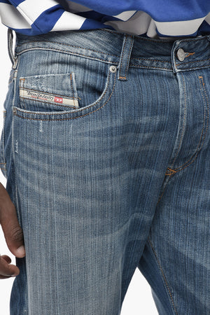 Jeans Tapered Leg BUSTER-X Mit Logoknöpfen 18cm L.32