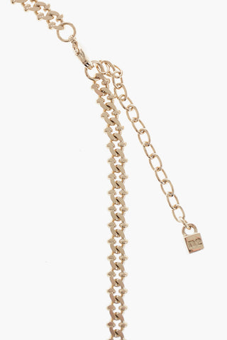Halskette mit goldfarbenem Effekt und Logo-Anhänger