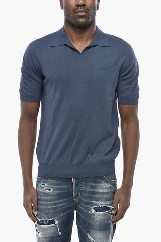 Einfarbiges Poloshirt mit offenem Kragen und Brusttasche