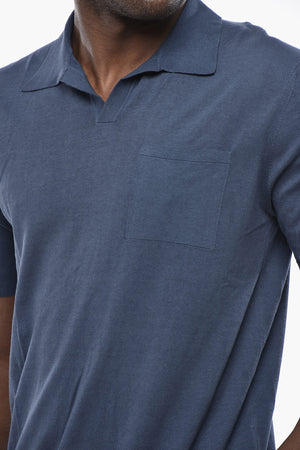 Einfarbiges Poloshirt mit offenem Kragen und Brusttasche