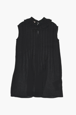 Ärmelloses plissiertes Kleid