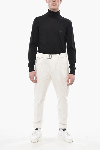 Chinohose Aus Velours Mit Gürtel Und Umschlag