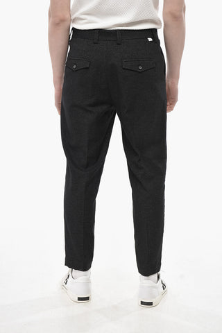 Hose mit einer Bundfalte aus Baumwollmisch-Twill mit Gürtelschlaufen