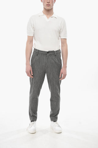Tweedhose mit einer Bundfalte und Gürtelschlaufen