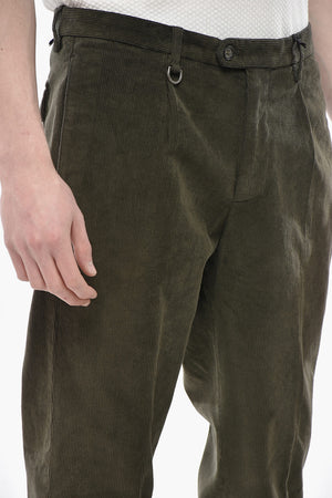 Chinohose aus Rippvelours mit einer Bundfalte