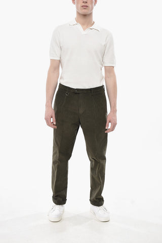 Chinohose aus Rippvelours mit einer Bundfalte