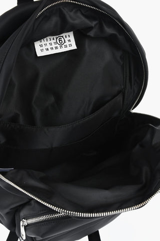 MM6 단색 나일론 백팩 톤온톤 로고