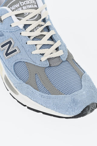 Low-Top-Sneaker 991 aus Wildleder mit kontrastierendem Logo