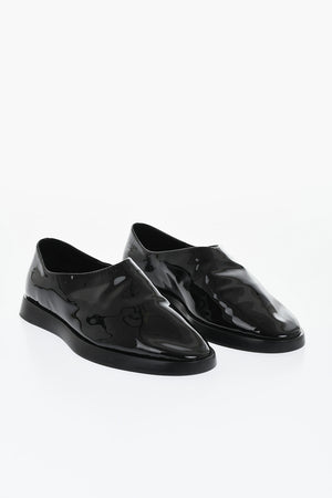 Mules aus Lackleder mit Ledersohle