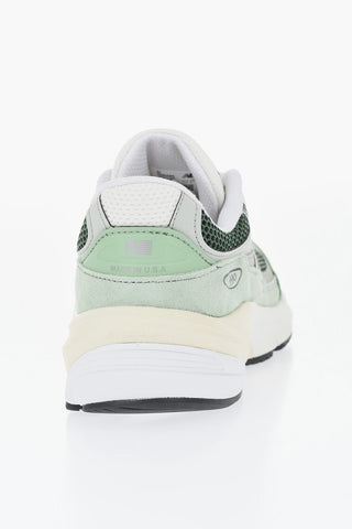 Sneaker 990 aus atmungsaktivem Textil mit kontrastierendem Logo