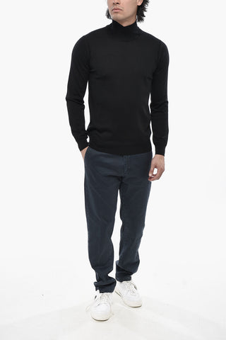 Pullover Aus Extrafeiner Schurwolle Mit Hohem Kragen