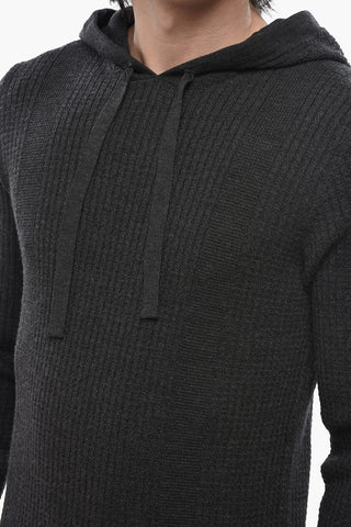 Maglia in Lana Vergine con Cappuccio